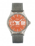 Sinn 556 Carnelian red 帆布皮帶款(已售罄)